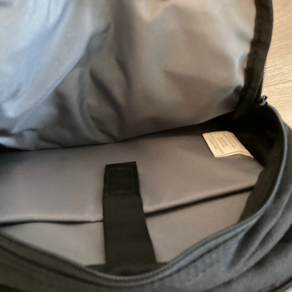 Rick Steves Veloce Guide Bag - Picture 4 of 5